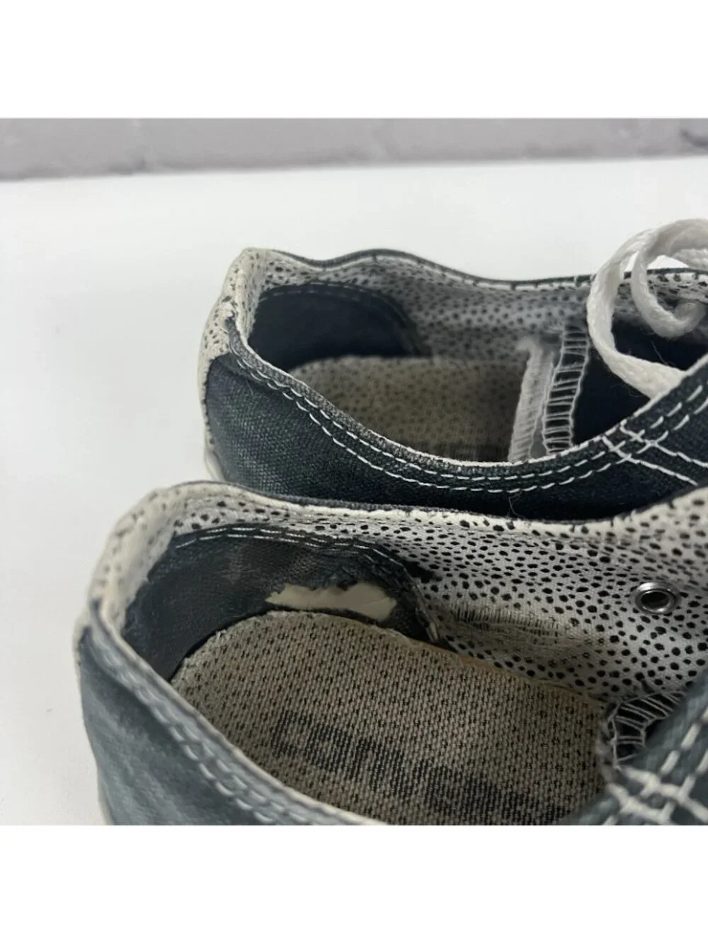 VTG Converse All Stars Black Low-Top Canvas Sneakers Shoes Women’s 8